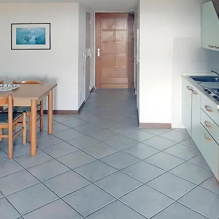 Apartment In Ghisonaccia Near Sandy Beach, Cleaning Included 吉索纳恰